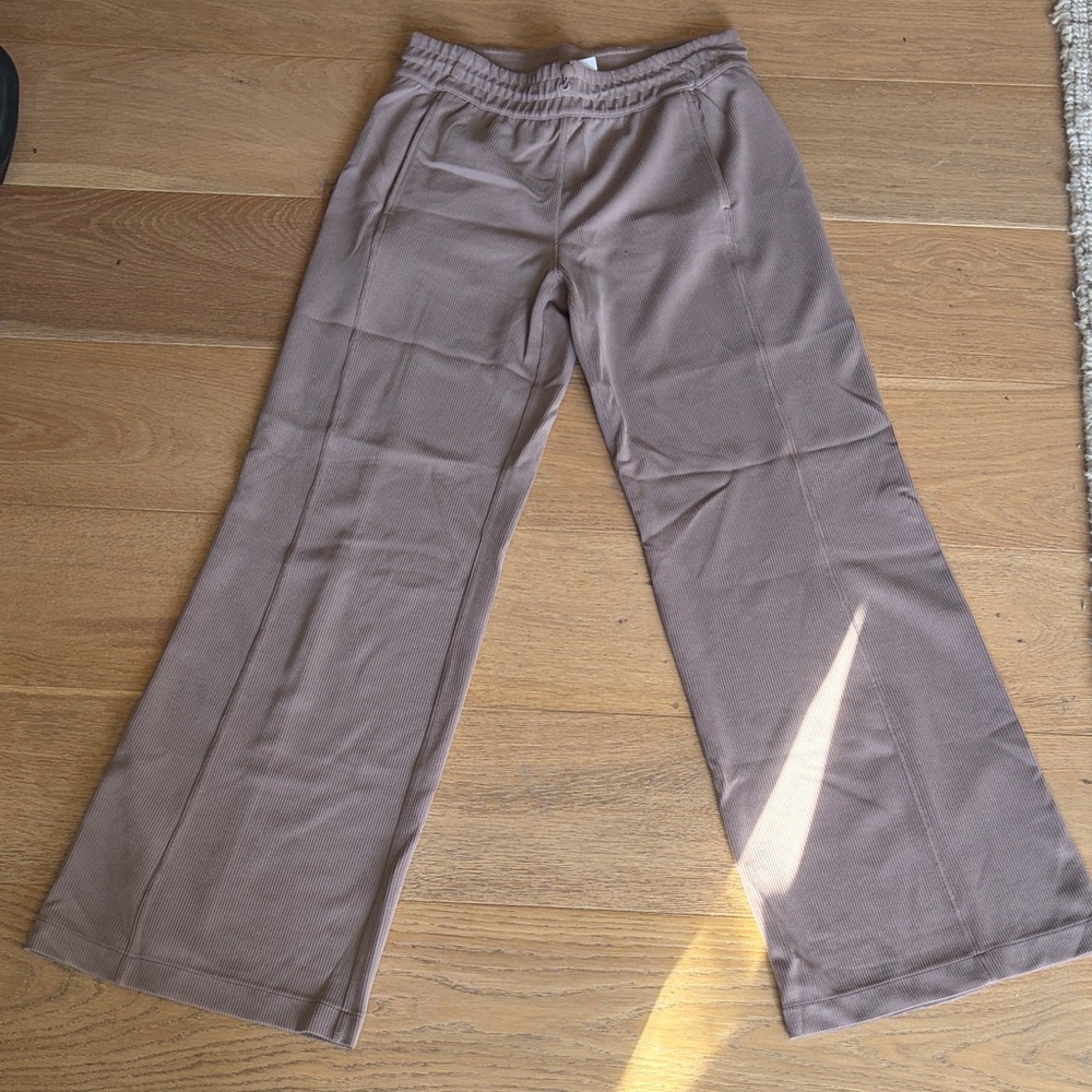 lululemon wide leg ribbed soft stream pant